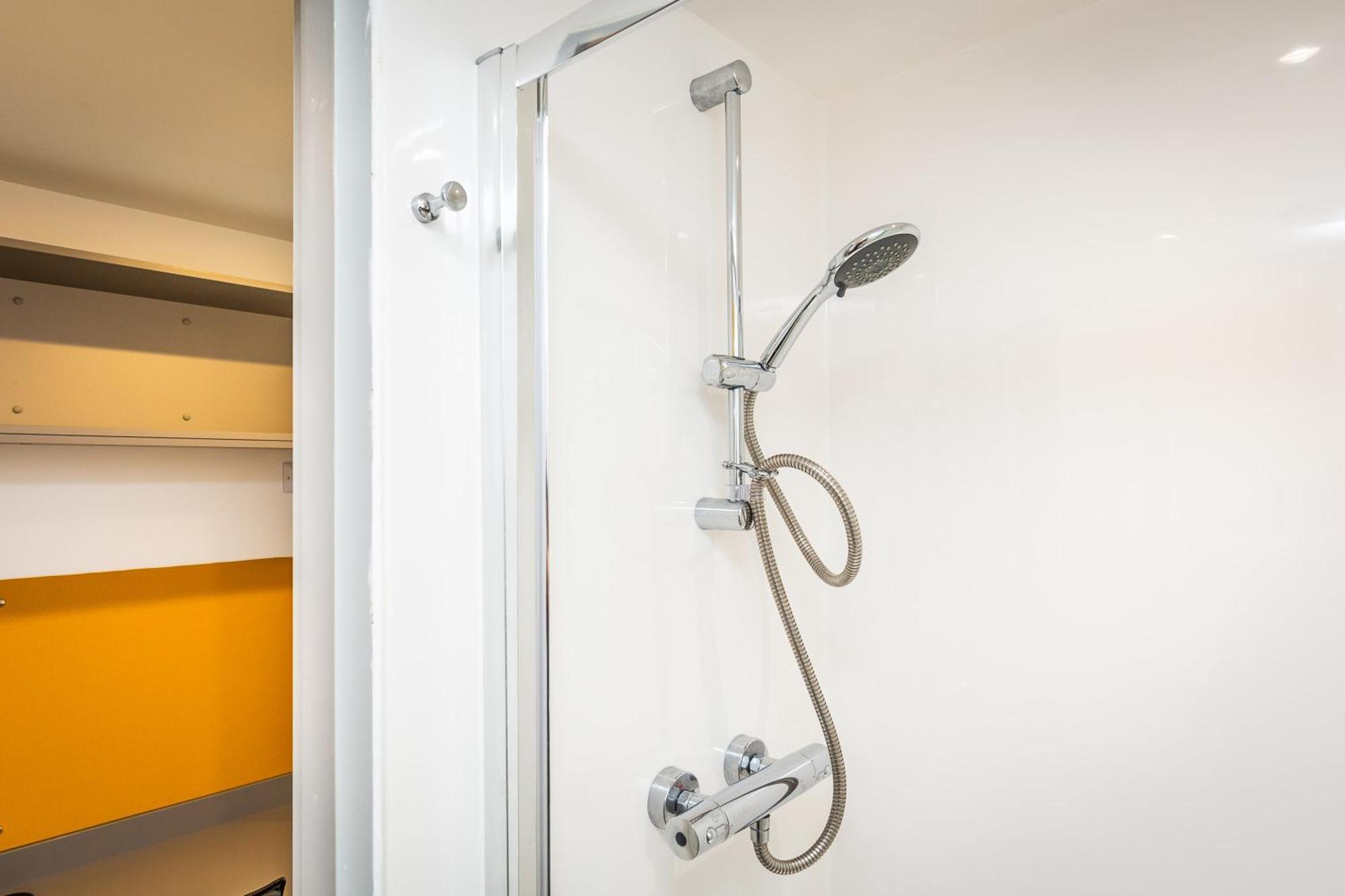 Ensuite Room With Shared Kitchen, Close To Centre- 18 Above Линкольн Экстерьер фото